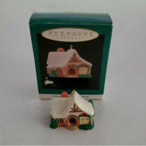 1994 Hallmark Keepsake Miniature Ornament Hat Shop